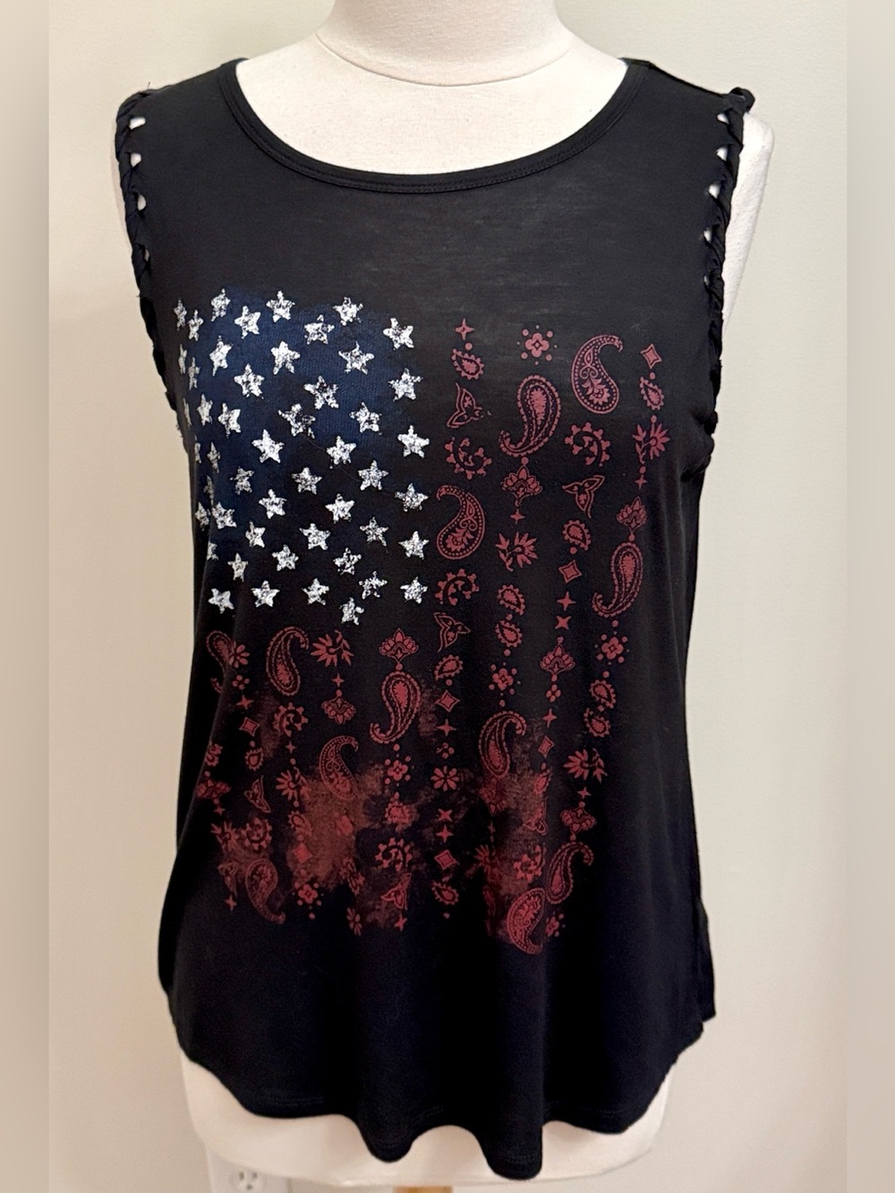 Maurices Black Red Paisley Americana Graphic SZ M Biker Chic Edgy Western Top